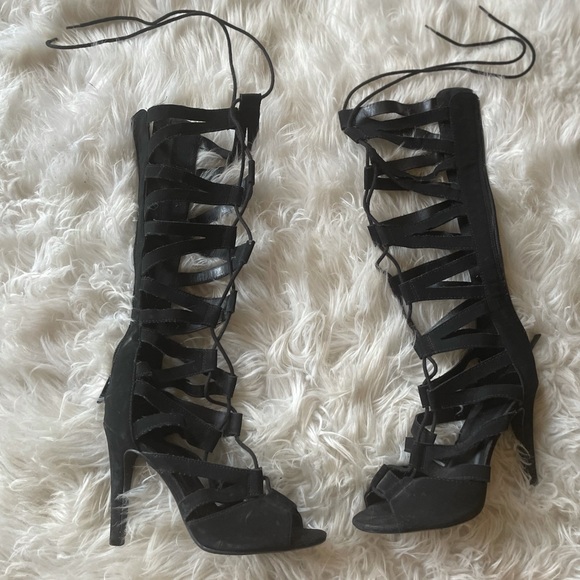 LACED UP HEELS FROM SHIEKh - Picture 2 of 2